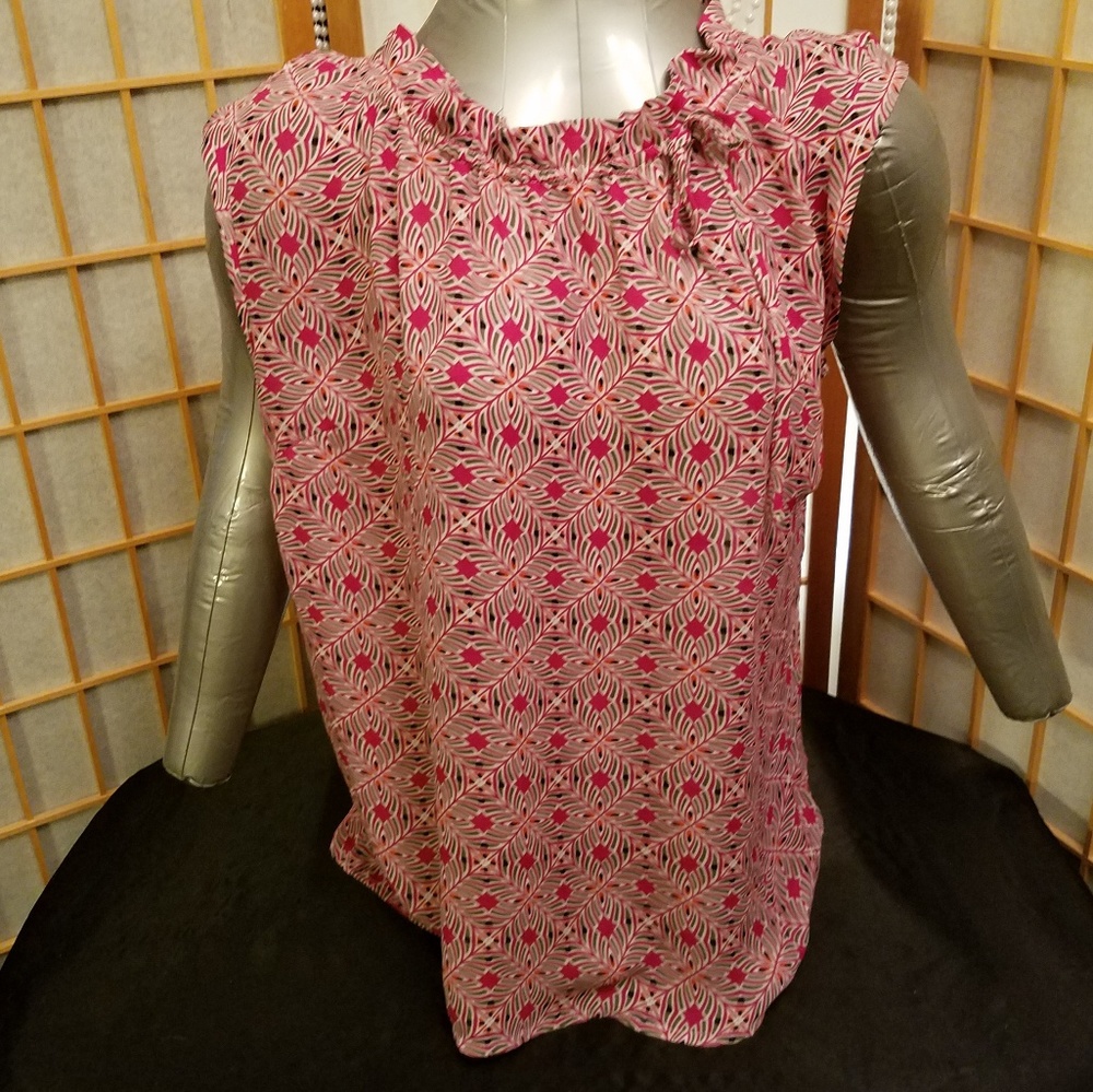 Sleeveless Top - Picture 2 of 6